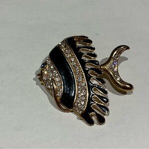 Vintage unsigned Park Lane Black and Gold Toned Angel Fish Brooch